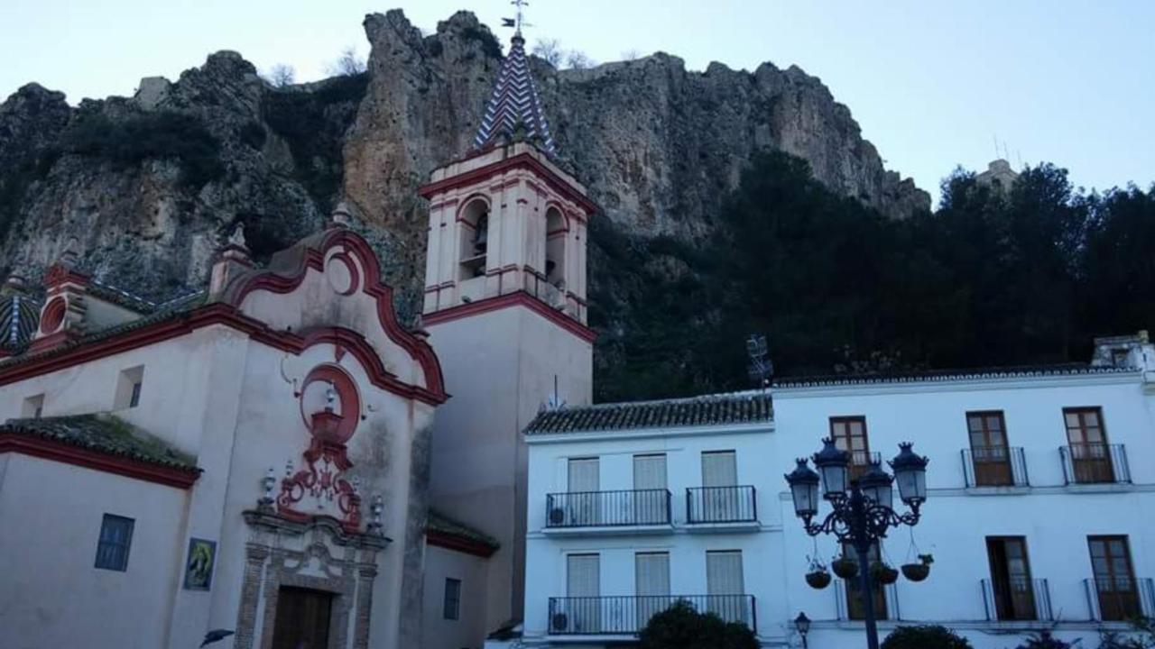 Apartamentos Mirador En La Plaza De Zahara Zahara De La Sierra Buitenkant foto